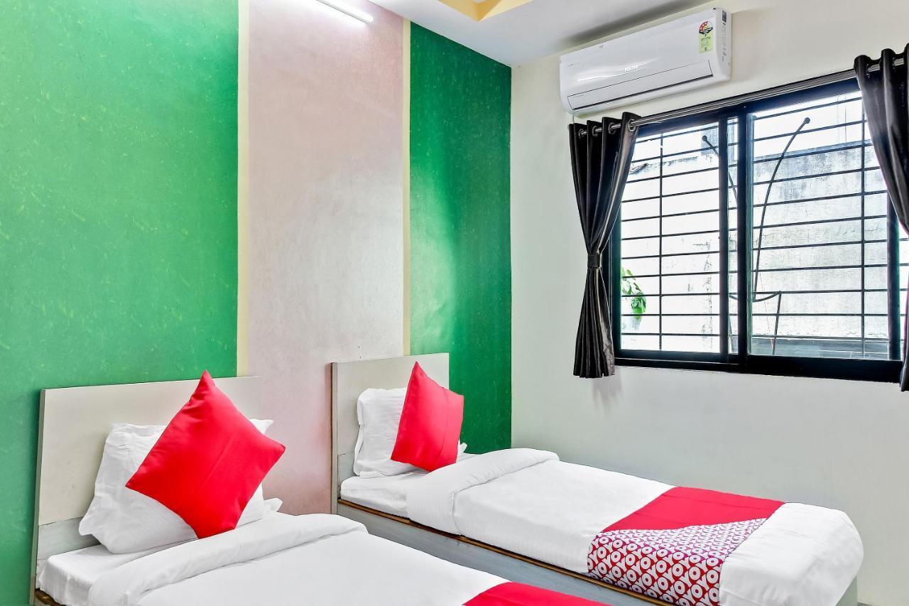Oyo Flagship 48365 Hotel Shiva'S Castle Chalisgaon Экстерьер фото