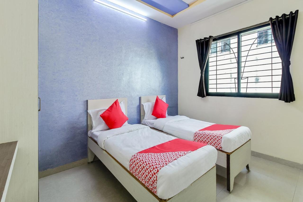 Oyo Flagship 48365 Hotel Shiva'S Castle Chalisgaon Экстерьер фото