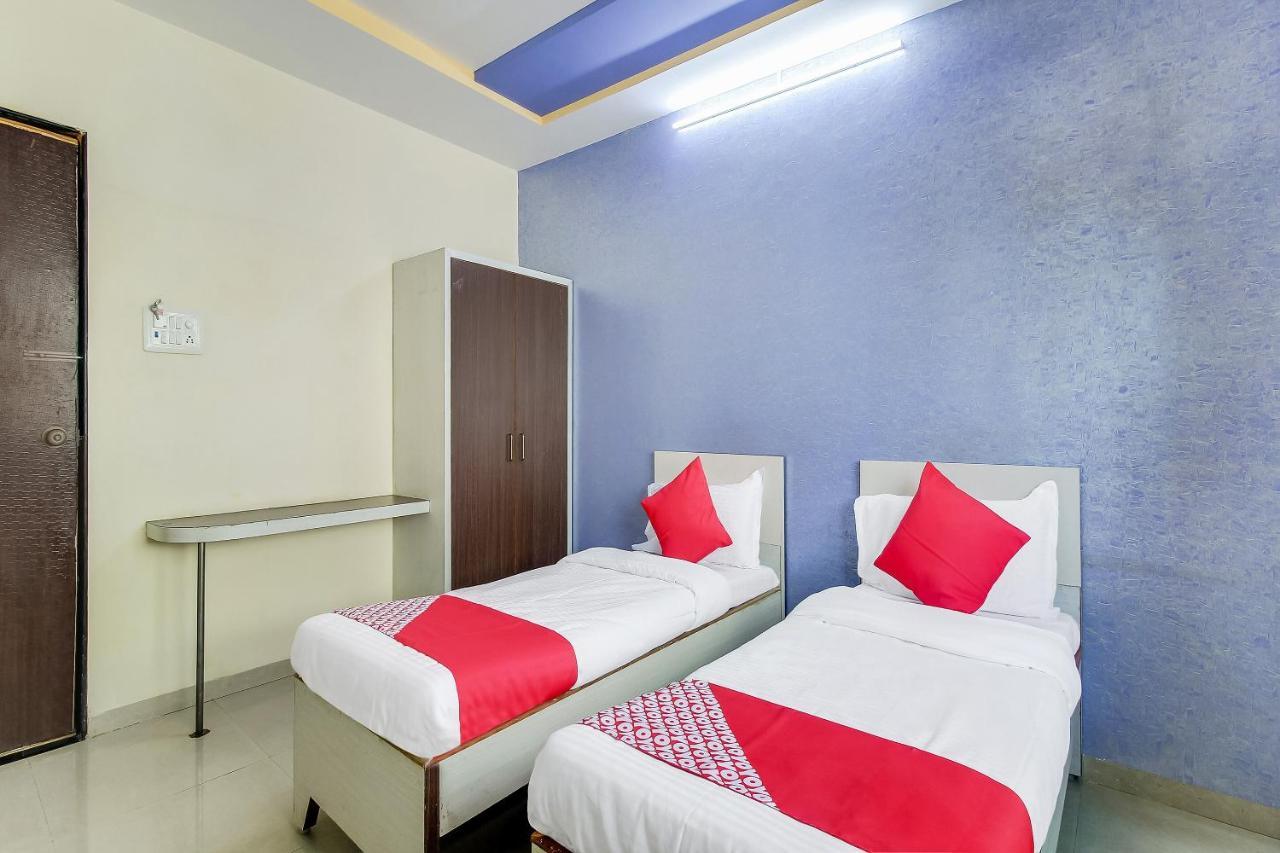Oyo Flagship 48365 Hotel Shiva'S Castle Chalisgaon Экстерьер фото