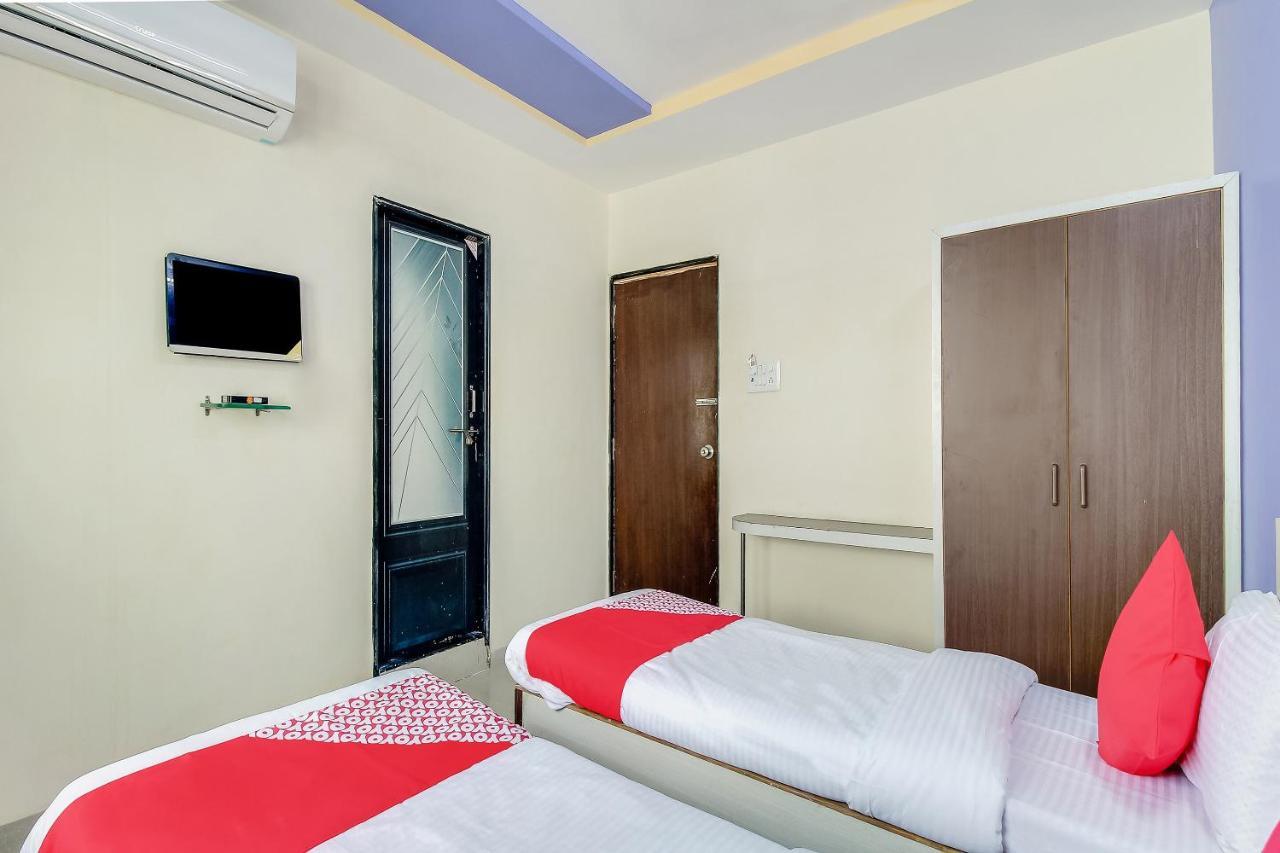Oyo Flagship 48365 Hotel Shiva'S Castle Chalisgaon Экстерьер фото