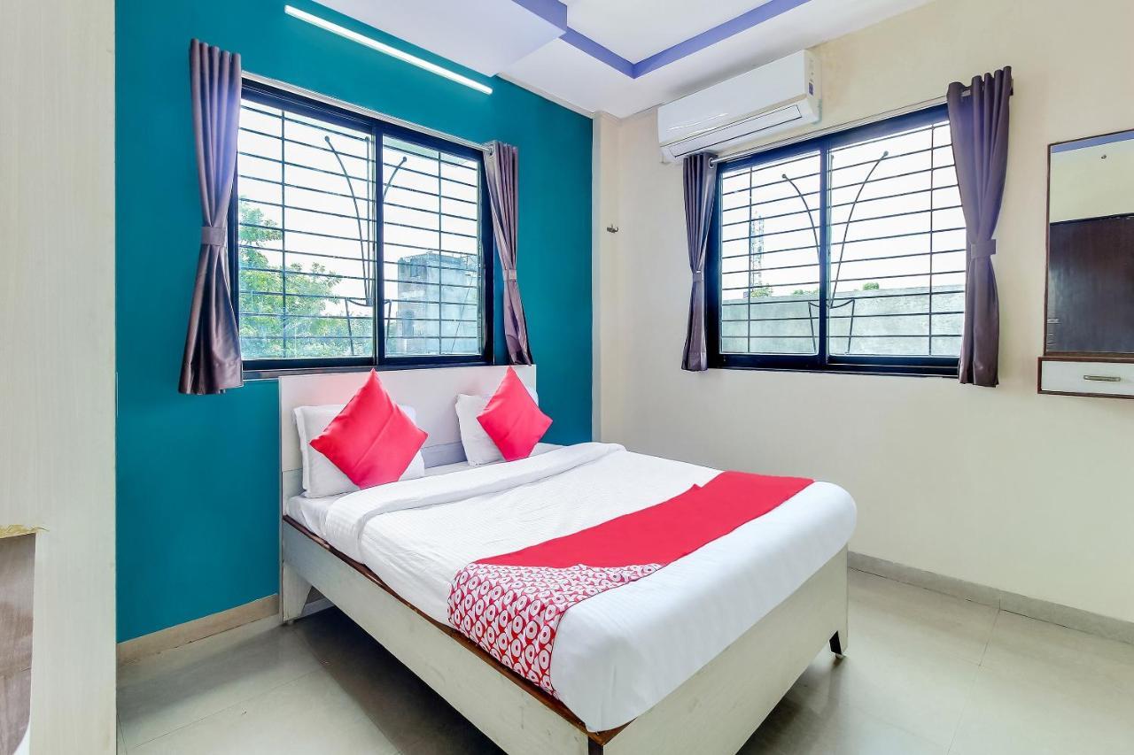 Oyo Flagship 48365 Hotel Shiva'S Castle Chalisgaon Экстерьер фото