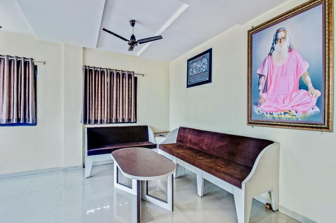 Oyo Flagship 48365 Hotel Shiva'S Castle Chalisgaon Экстерьер фото
