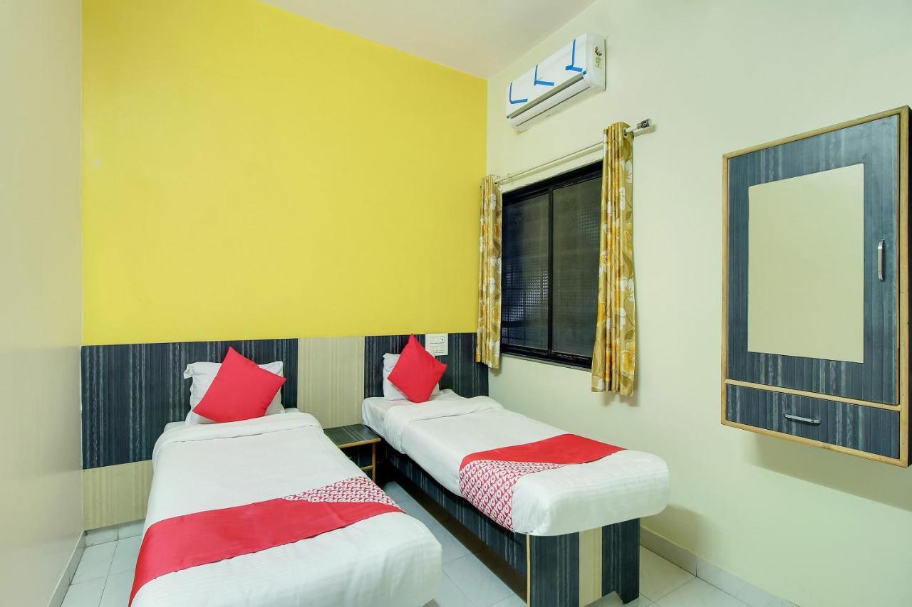 Oyo Flagship 48365 Hotel Shiva'S Castle Chalisgaon Экстерьер фото