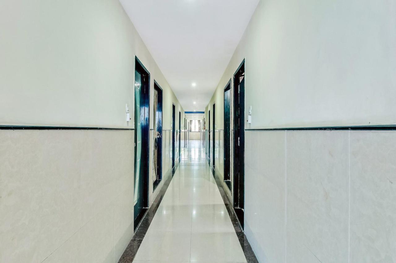 Oyo Flagship 48365 Hotel Shiva'S Castle Chalisgaon Экстерьер фото