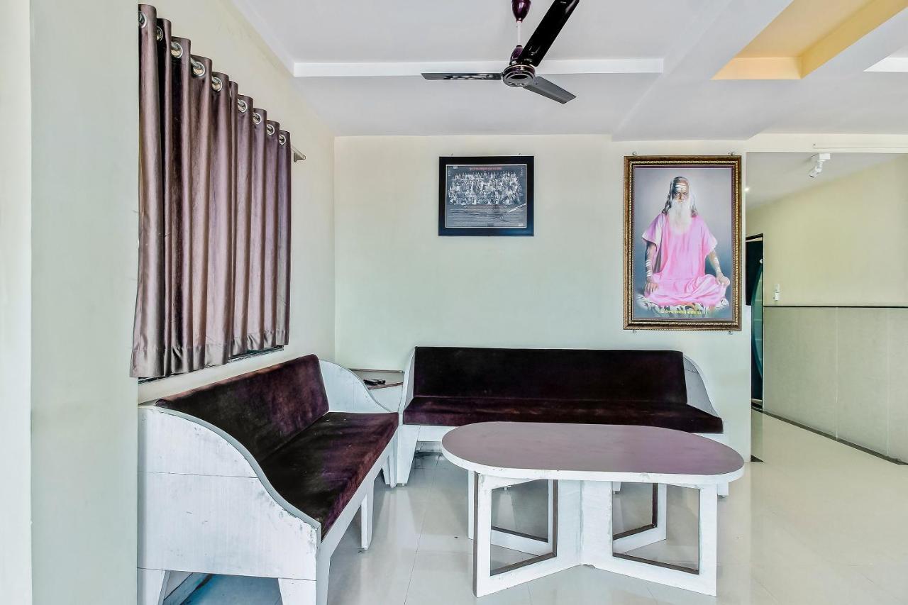 Oyo Flagship 48365 Hotel Shiva'S Castle Chalisgaon Экстерьер фото